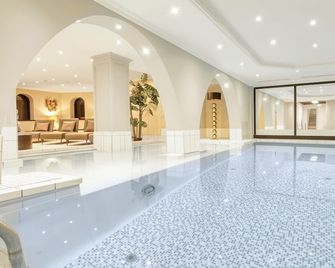 Hotel Kronberg - Боденмайс - Басейн