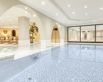 داس كرونبيرج - لبالغين فقط - بودينمايس - حوض السباحة