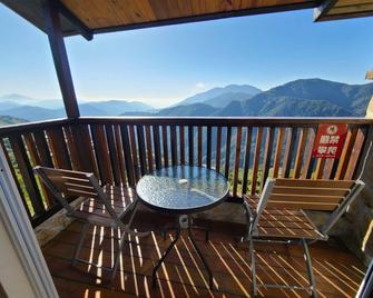 Top Cloud Villa - Ren-ai Township - Balcony