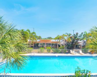 Warm Mineral Springs Motel - North Port - Pool