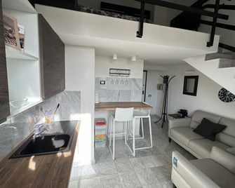 Marble Apartment - Prato - Wohnzimmer