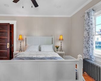 Cozy Trotter home - Ticonderoga