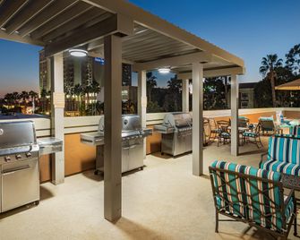 Candlewood Suites Anaheim - Resort Area - אנהיים - בניין