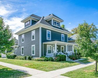 Howard St. Manor - perfect ND gameday location! - South Bend - Building