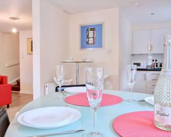 Abbey House - Paisley - Dining room