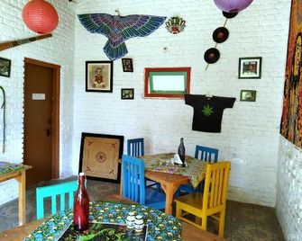 Keiths Riverside Cottages - Ramgarh - Comedor