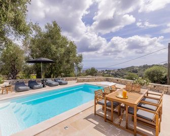 Entire Filitsa's Stonehouse in Paxos with pool - Gaios - Pool