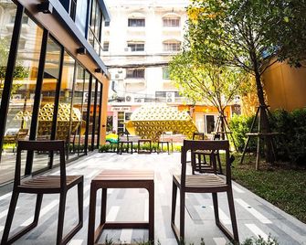130 Hotel & Residence Bangkok - Bangkok - Patio