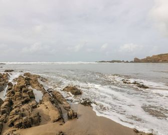 Coach House Cottage - Bude - Beach
