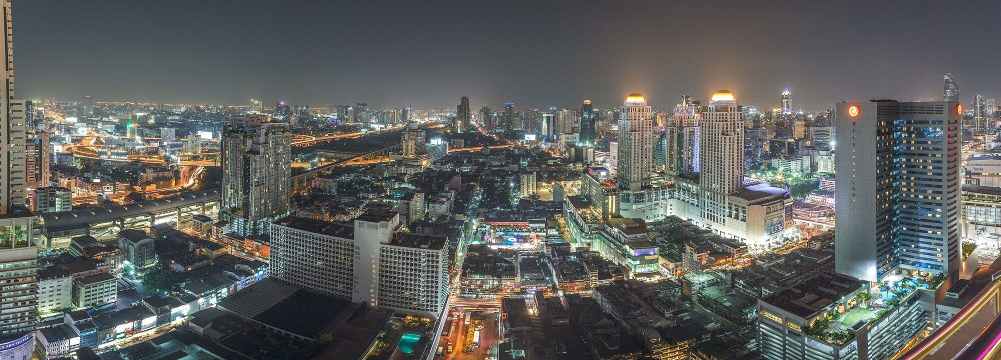 Baiyoke Suite Hotel - Bangkok - Outdoor view