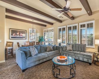 Classic 3 Bedrooms C48 by RedAwning - La Quinta - Living room