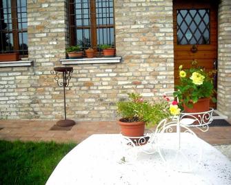 La Garzaga Turismo Rurale - Ceresara - Patio