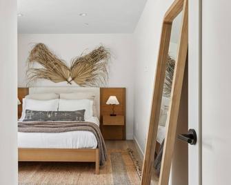 Tide House - Unit B - Modern Seaside 1BD w Parking - El Segundo - Habitación