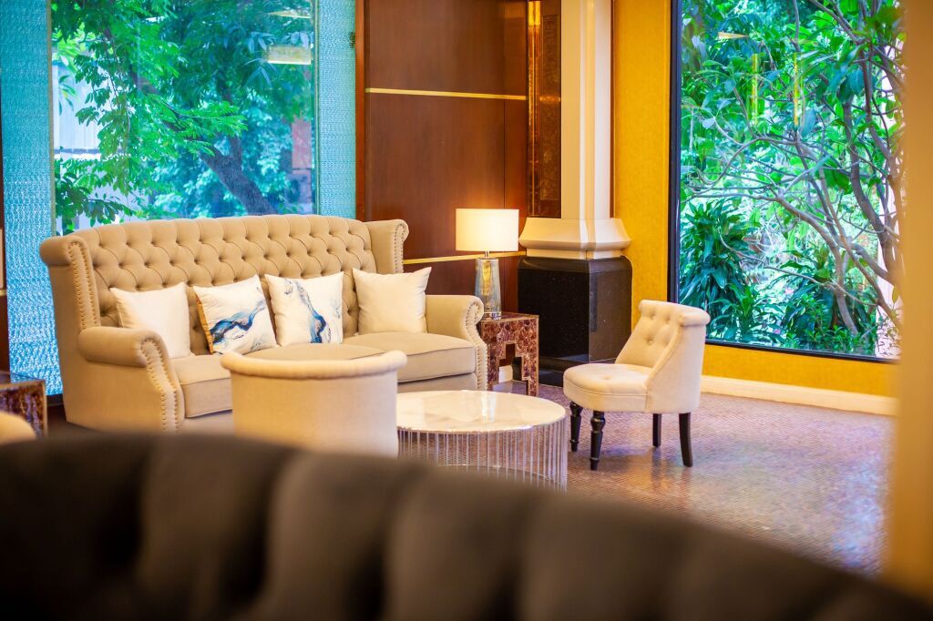 Floral Hotel · Dolphin Circle Pattaya