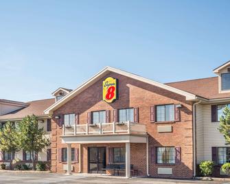Super 8 by Wyndham Madison/Hanover Area - Madison - Gebäude
