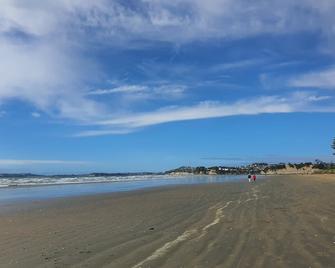 Black Horse Cabin 2 by Tiny Away - Parakai - Playa