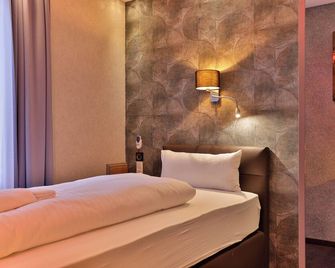Stay-Inn Bielefeld Zentrum - Bielefeld - Camera da letto