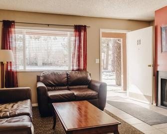 Vintage Lakeside Inn - ביג בר לייק - סלון