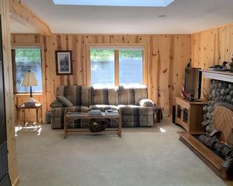 Lakefront Property Waiting For You.. - West Branch - Living room