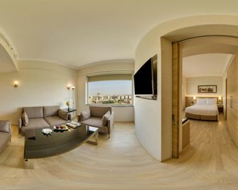 Fairfield by Marriott Lucknow - Lucknow - Olohuone