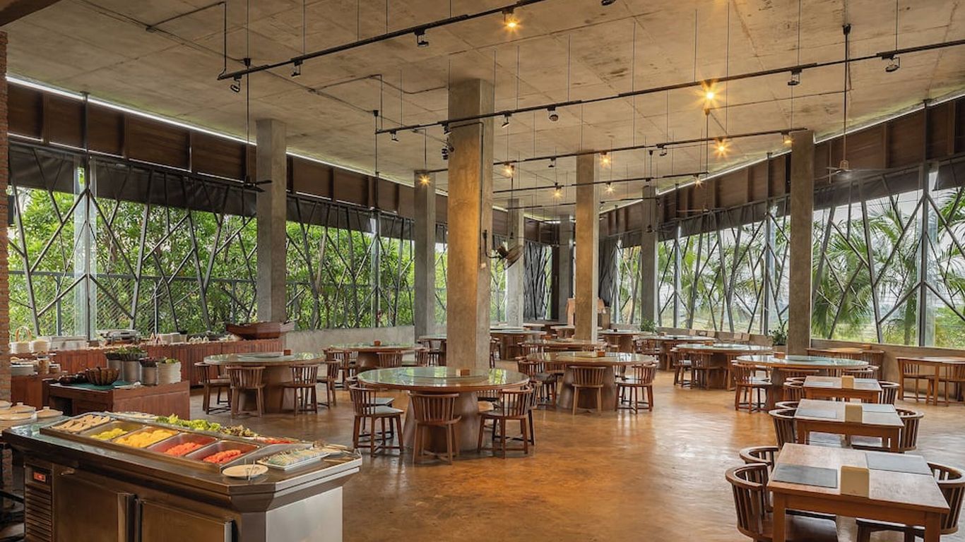 Sunday Sea Two Pool Villa Pattaya