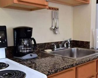 Unit 23: Deluxe Beachfront Suite - Nokomis - Küche