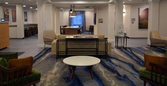 Fairfield Inn & Suites by Marriott Youngstown Austintown - Youngstown - Lobby