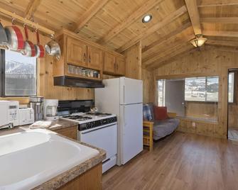 Sierra Meadows Ranch - Mammoth Lakes - Kitchen