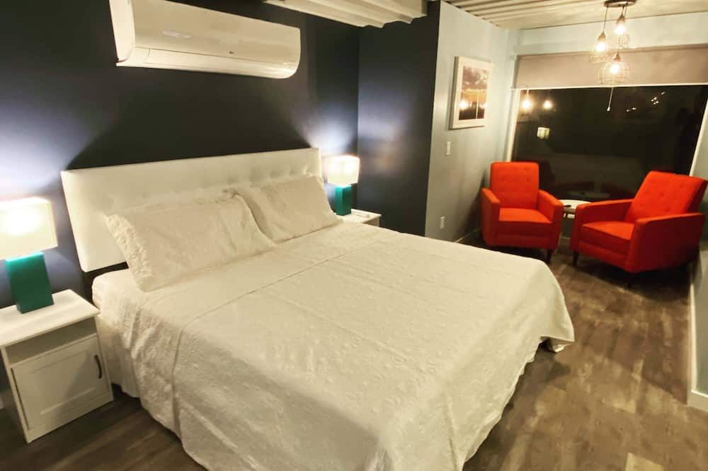 Bedroom view of Fossil Knob Ridge -Rainbow: Ultra Modern Container Home