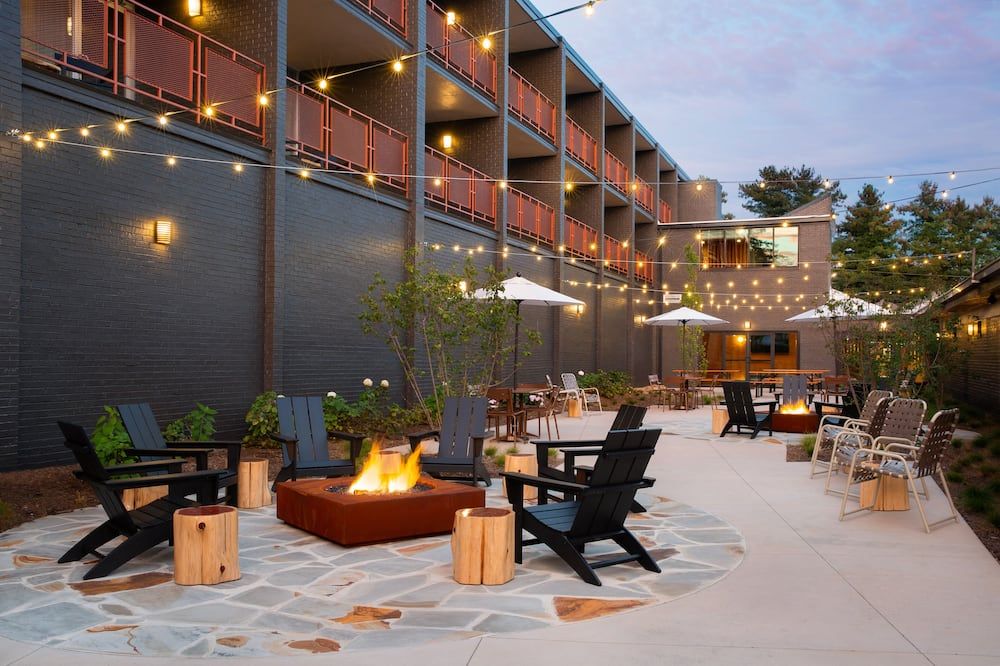 Rhode's Motor Lodge - Boone - Patio