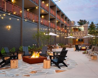 Rhode's Motor Lodge - Boone - Binnenhof