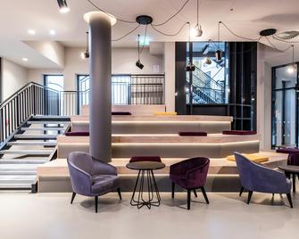 Premier Inn Hamburg St. Pauli - Hamburg - Lounge
