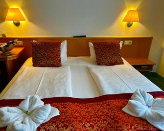Hotel Domschatz - Quedlinburg - Bedroom