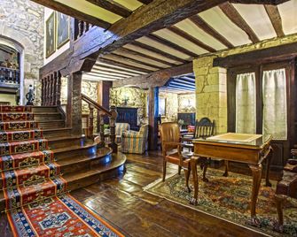 Altamira - סנטילנה דל מאר