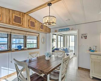 Jensen Beach Home with Private Beach Access! - Jensen Beach - Dining room