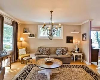 Charles Street Vacation Home - Lethbridge