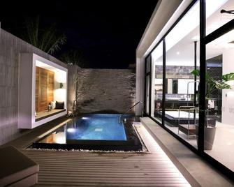 H Villa Inn - Tainan - Piscina
