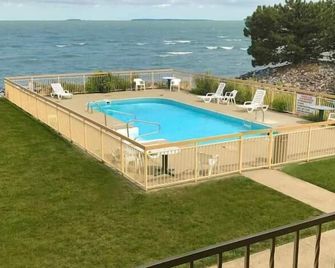 Clinton Inn And Suites - Port Clinton