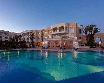 Le Corail Apart'Hotel & Splash Park - חמאמט - בריכה