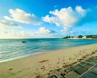 Dreamspace Cottage, Luxury Poolside Oasis, Car Included - Nassau - Beach