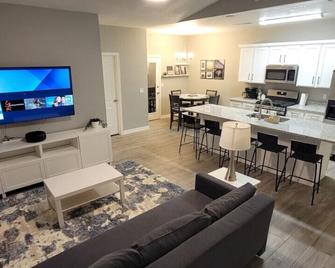 Remodeled home in Horizon city - Horizon City - Living room