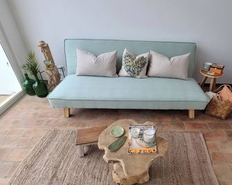 Charming 1-bed House - Algoz - Living room