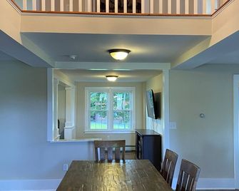 Finger lakes region outdoor getaway - La Fayette - Comedor