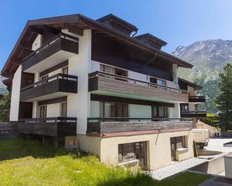 Haus Slalom - Saas-Fee - Gebäude
