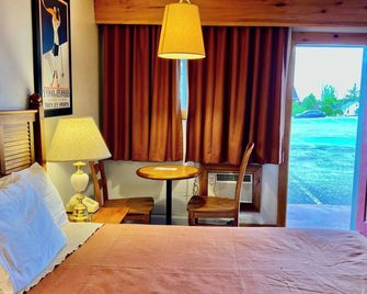 Rocky Mountain Lodge & Suites - Renfrew