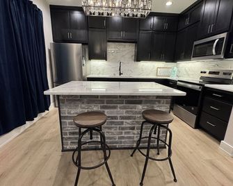 The Cozy Corral is a 2-bedroom townhome close to Shannon, ASU and Goodfellow - San Angelo - Kitchen