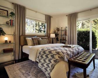 New Designer Hollywood Hills Hideaway By Universal - Los Angeles - Bedroom