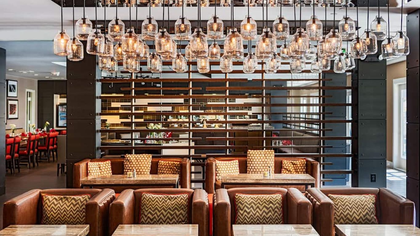 มาริน ฮิลล์ท็อป โรงแรม