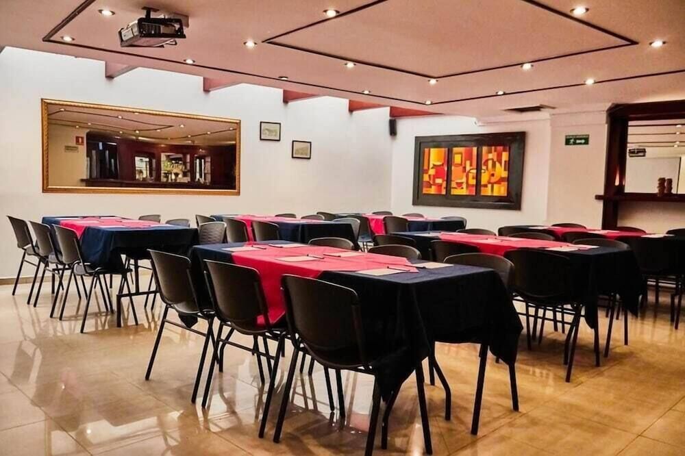 Hotel Virrey Central