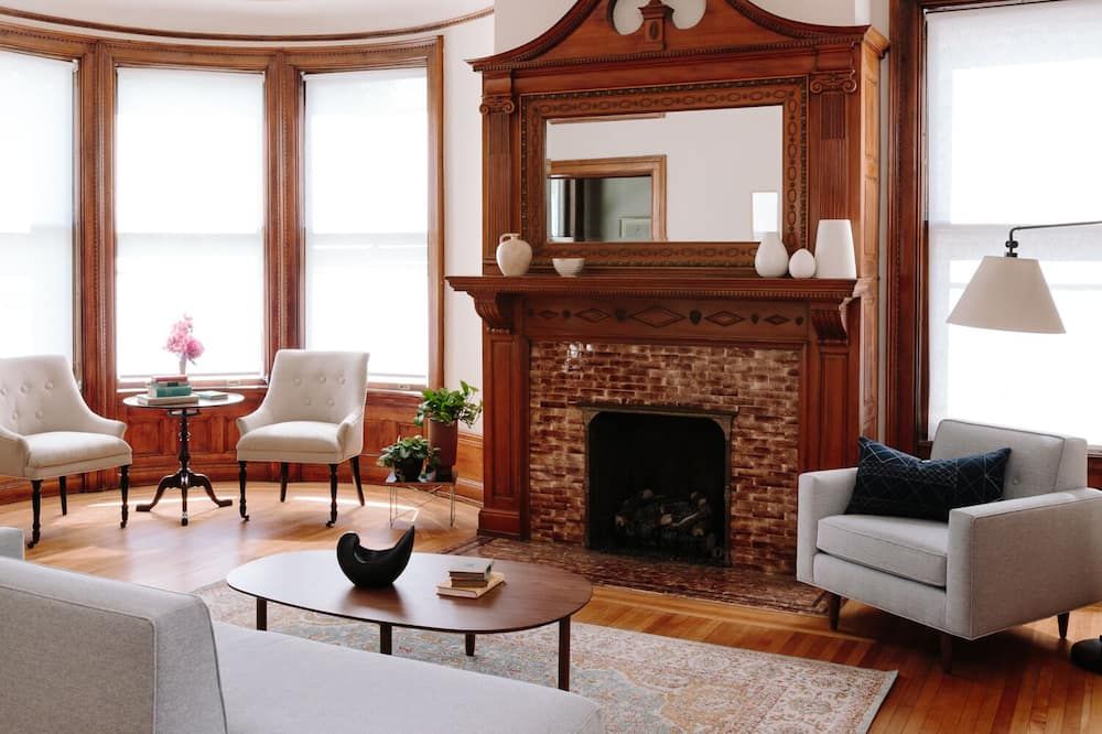 The Amelia - Hudson - Living room